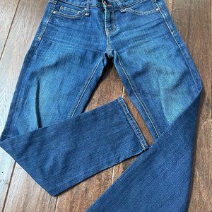 GAP Straight Style Woman's Blue Jeans. Size 25 Short.